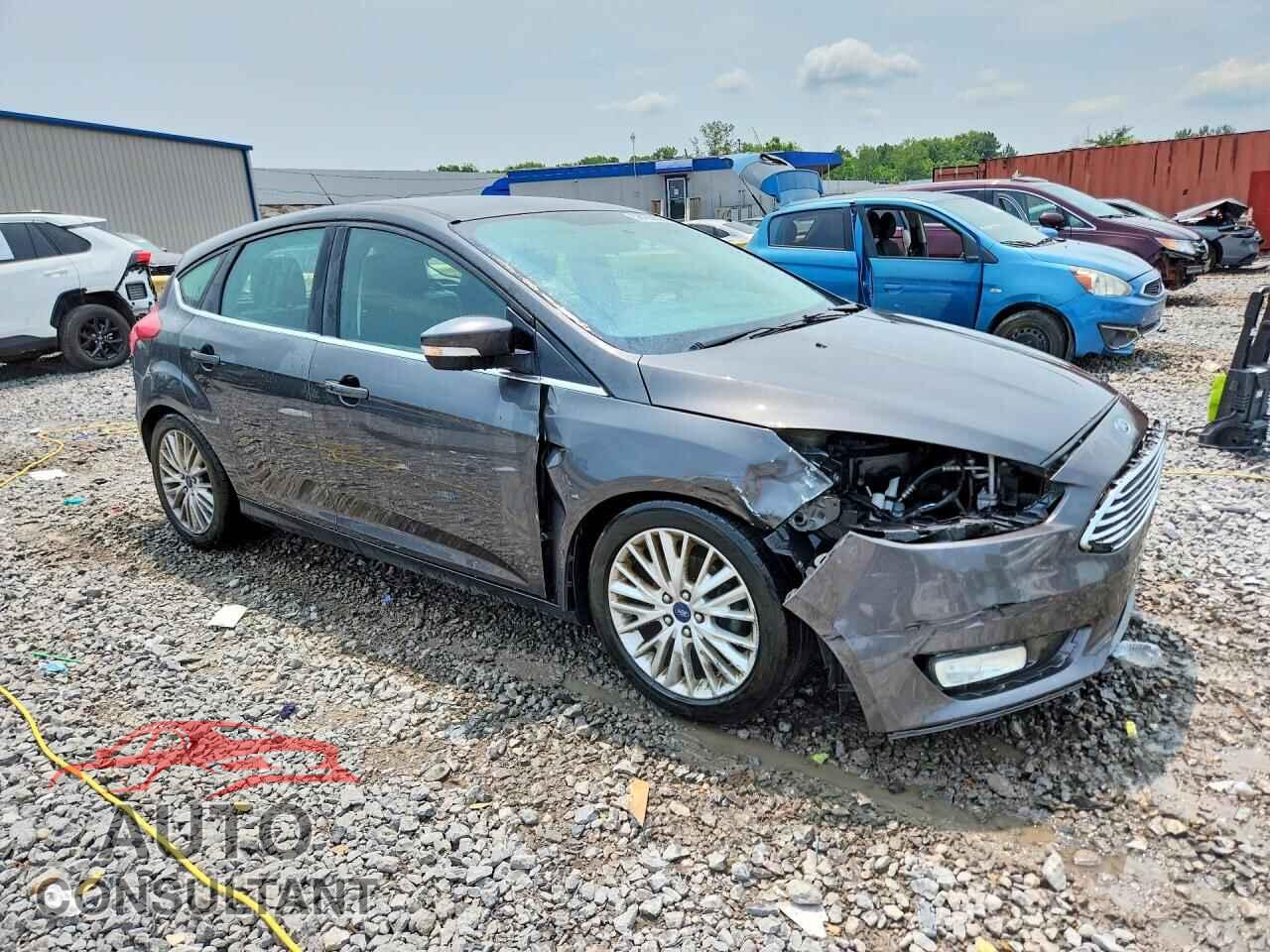 FORD FOCUS 2015 - 1FADP3N23FL247650