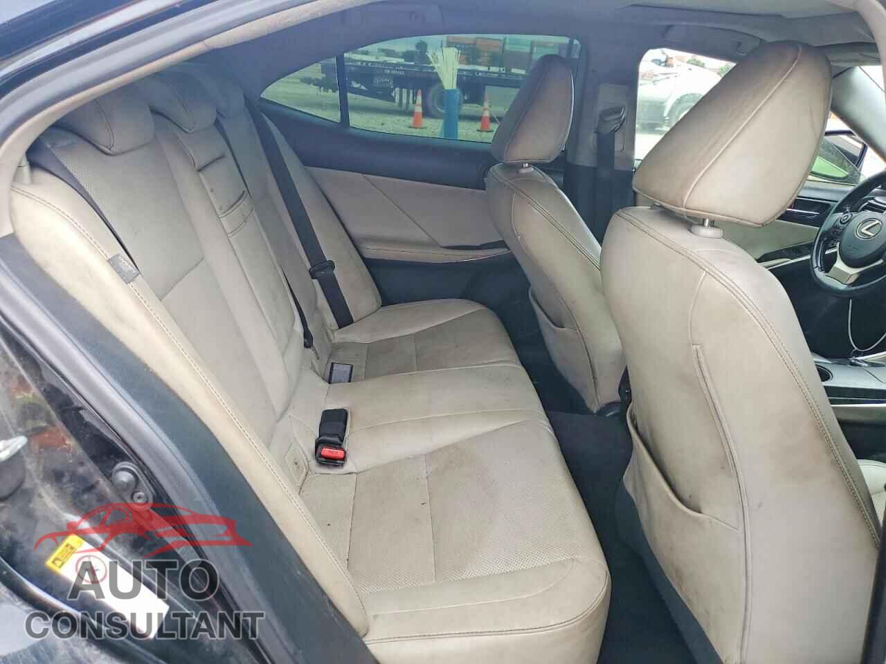 LEXUS IS 2014 - JTHCF1D29E5011312