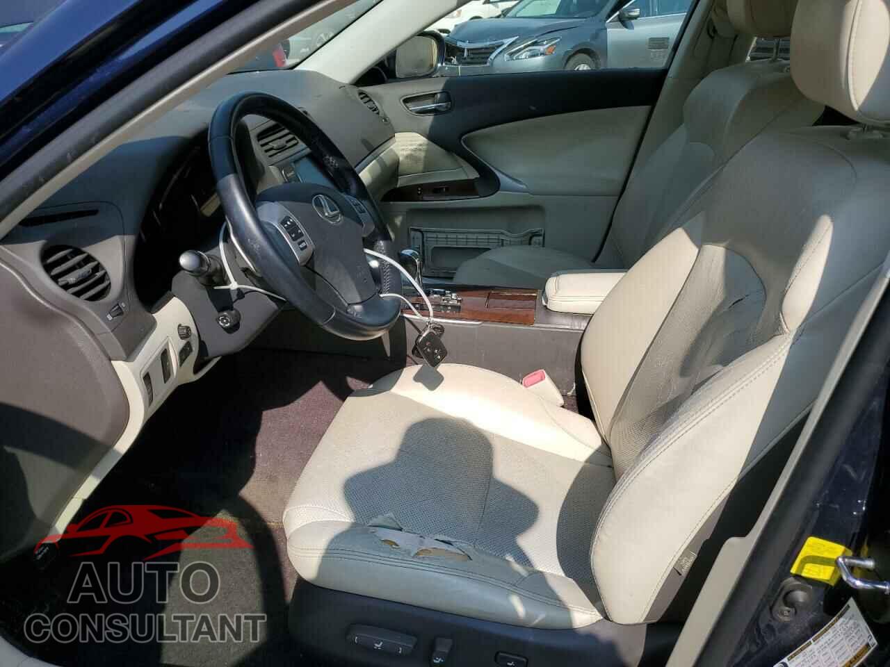 LEXUS IS 2012 - JTHCF5C23C5055442