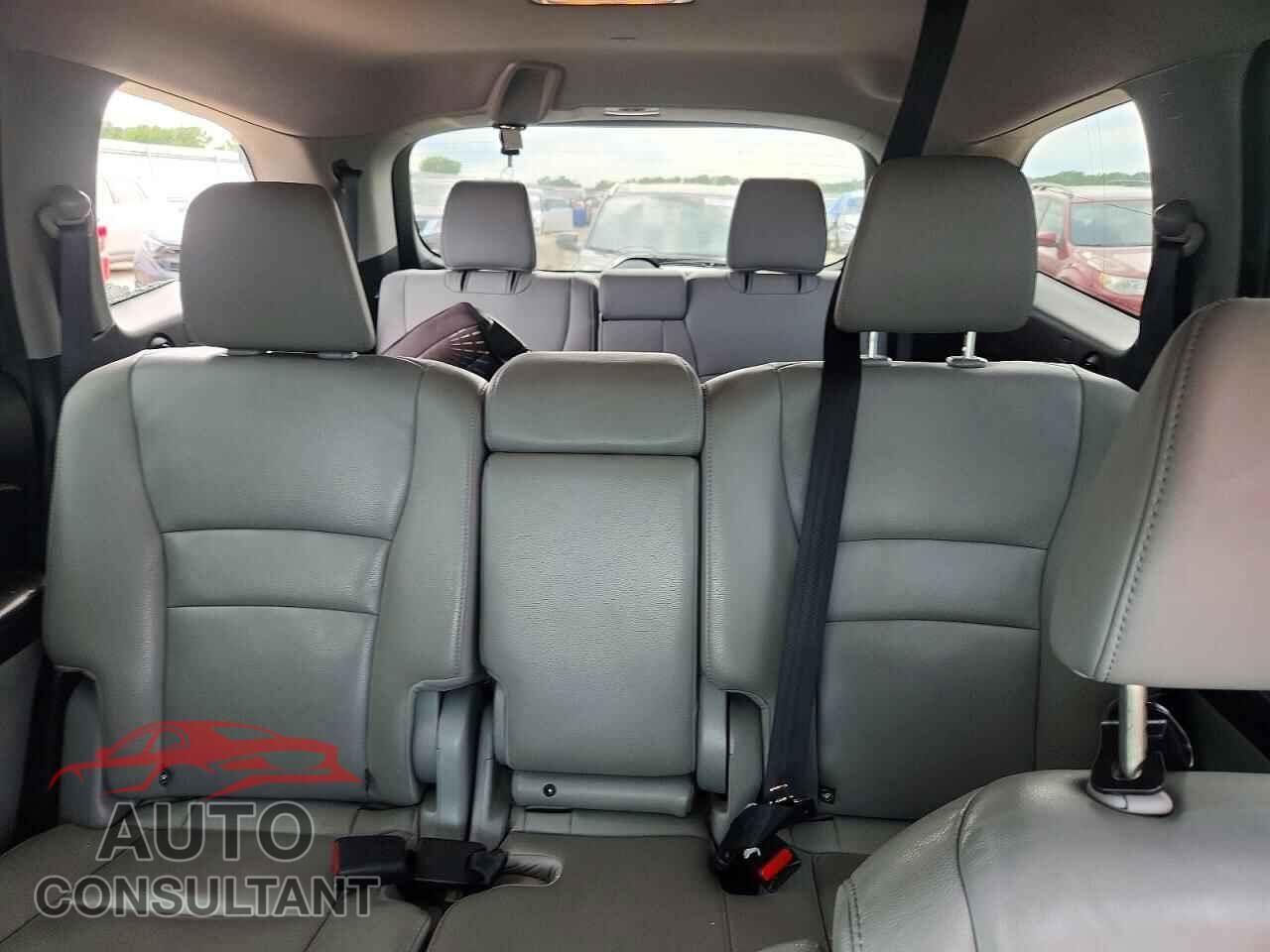 HONDA PILOT 2016 - 5FNYF6H93GB082499