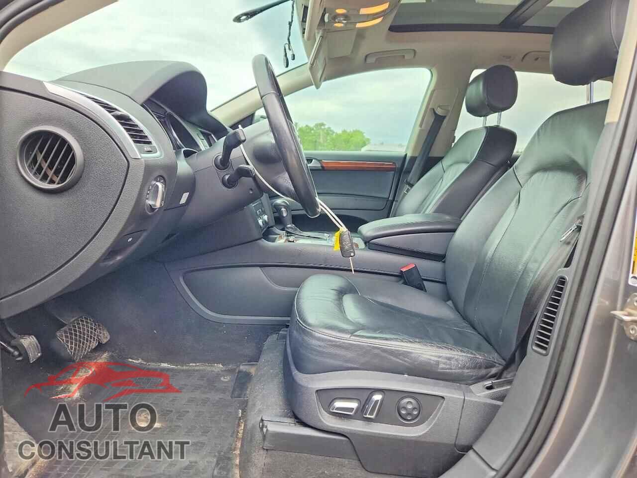 AUDI Q7 2011 - WA1LMAFE6BD004909