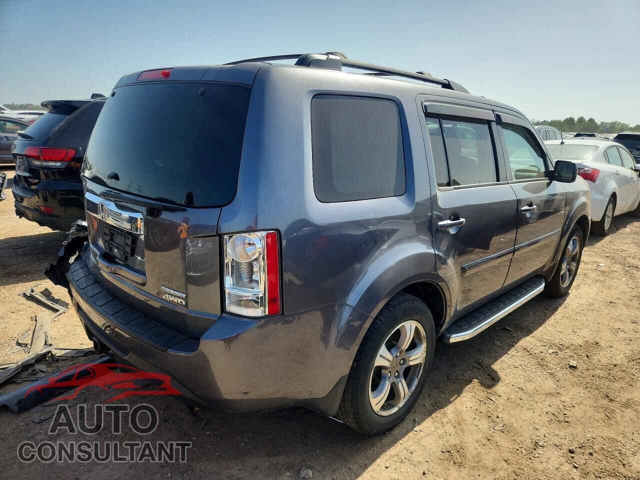 HONDA PILOT 2015 - 5FNYF4H3XFB015591