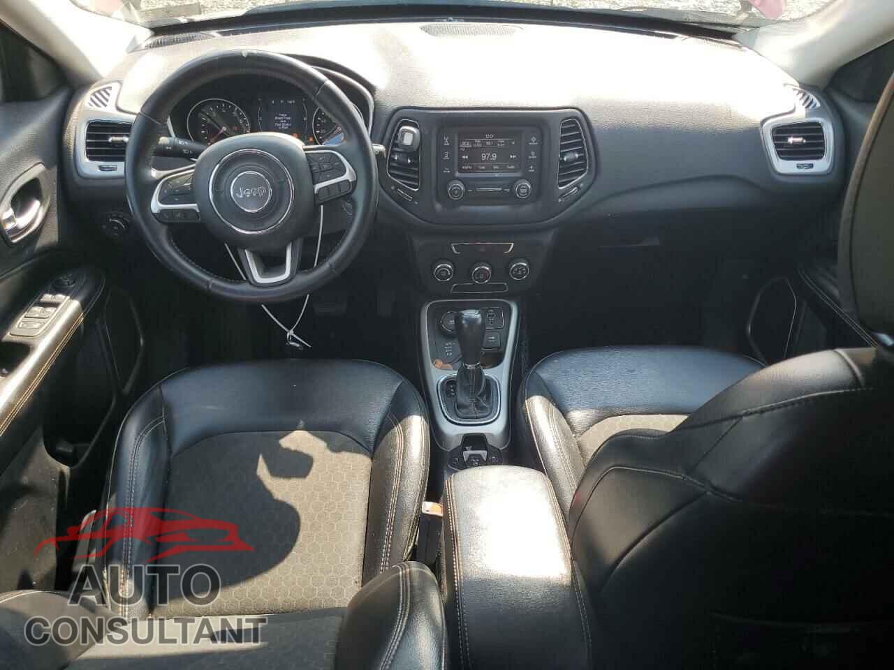 JEEP COMPASS 2018 - 3C4NJDBB7JT400621