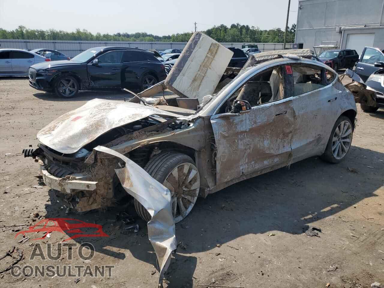 TESLA MODEL 3 2018 - 5YJ3E1EB4JF083496