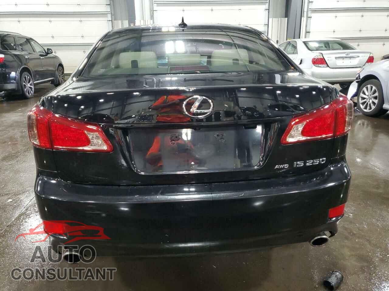 LEXUS IS 2011 - JTHCF5C20B5049807