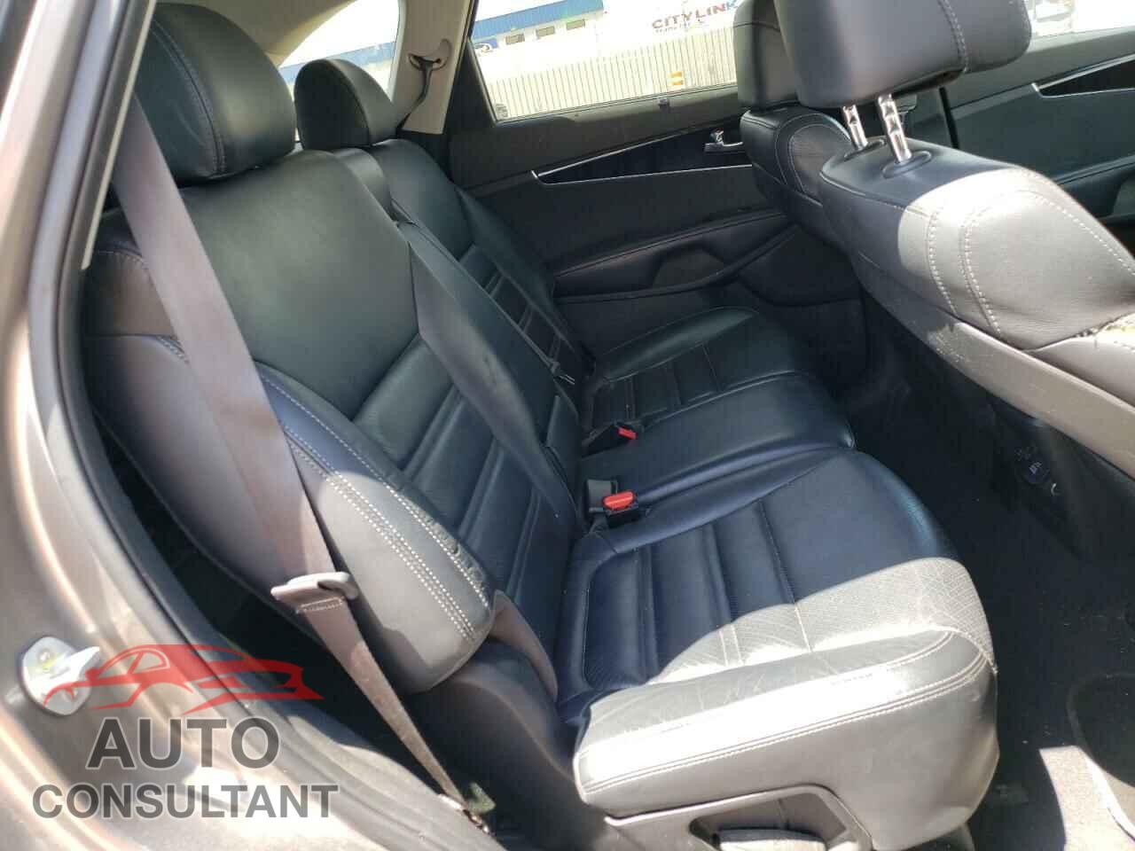 KIA SORENTO 2017 - 5XYPHDA54HG304477