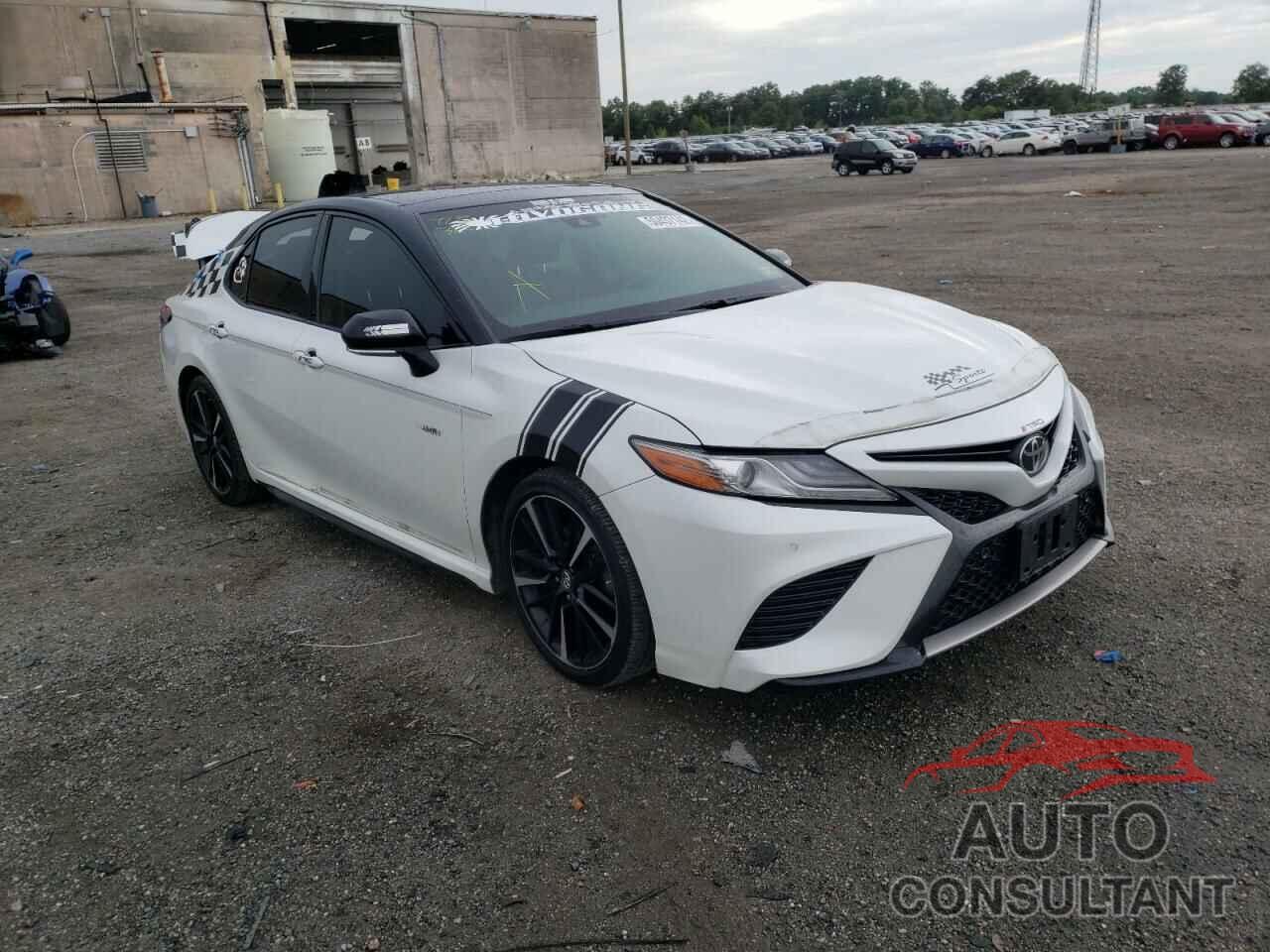 TOYOTA CAMRY 2018 - 4T1B61HKXJU125211
