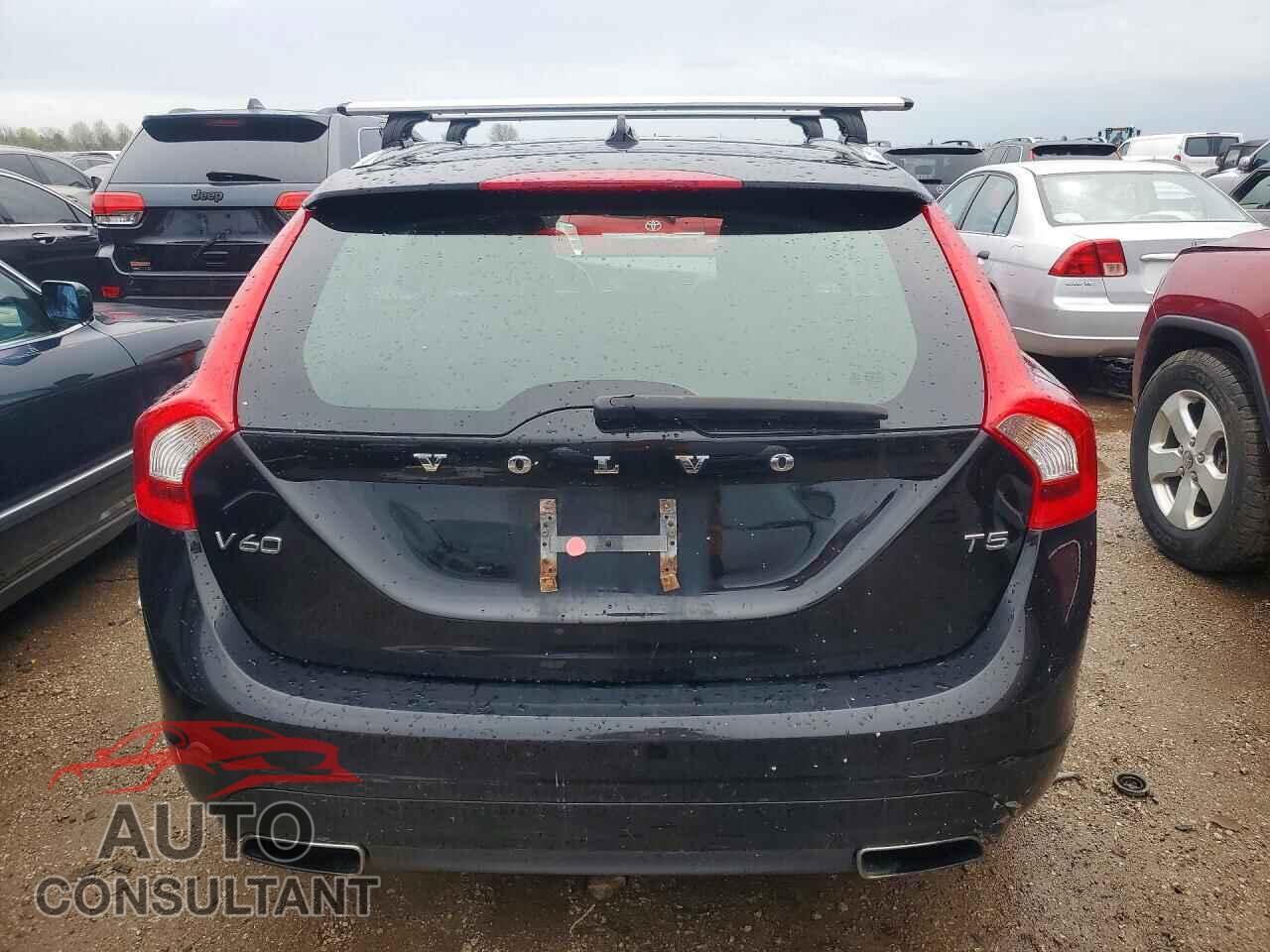VOLVO V60 2015 - YV140MEB0F1205186