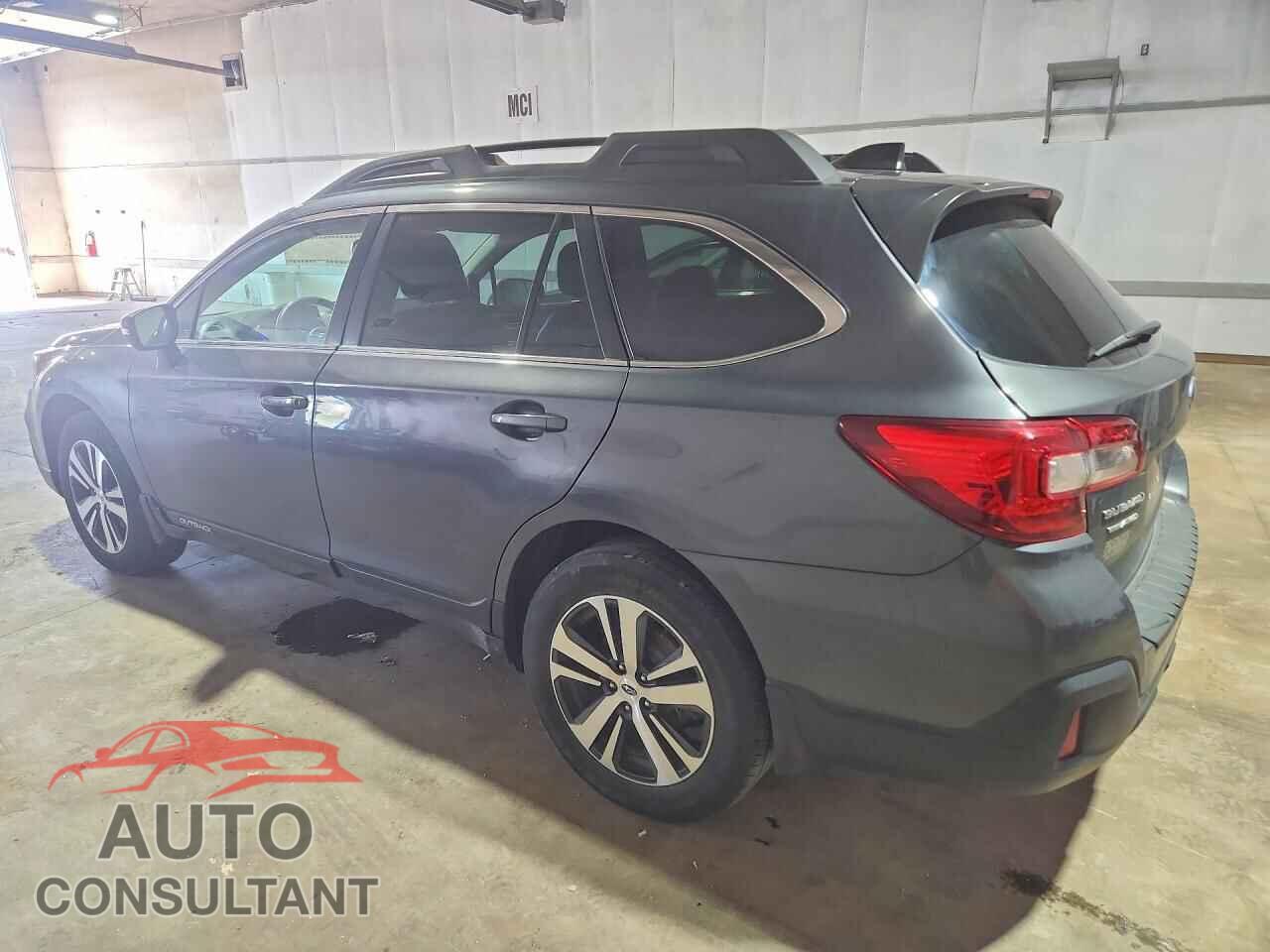 SUBARU OUTBACK 2018 - 4S4BSAKC1J3247006