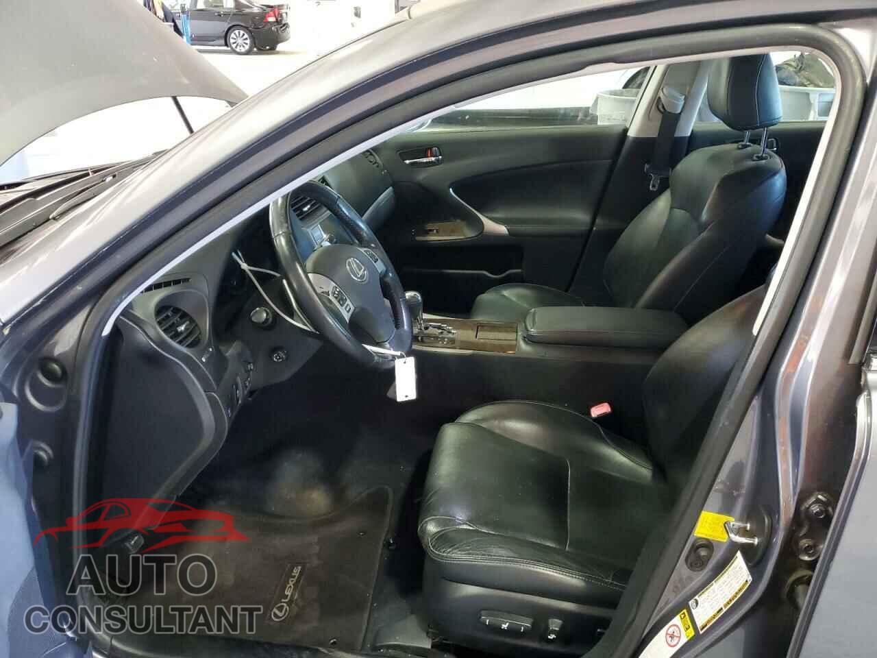 LEXUS IS 2012 - JTHCF5C2XC5054708