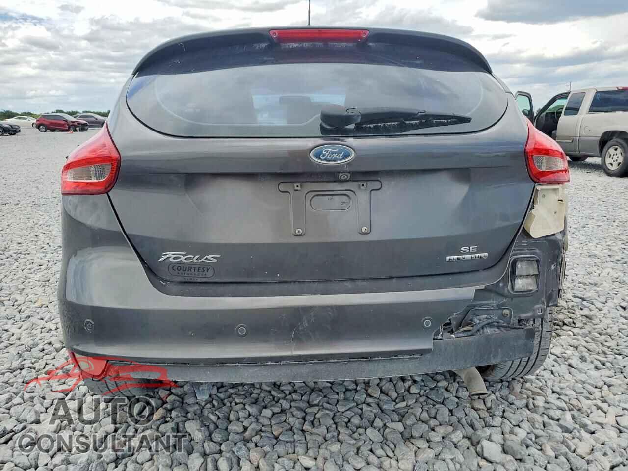 FORD FOCUS 2016 - 1FADP3K25GL318367