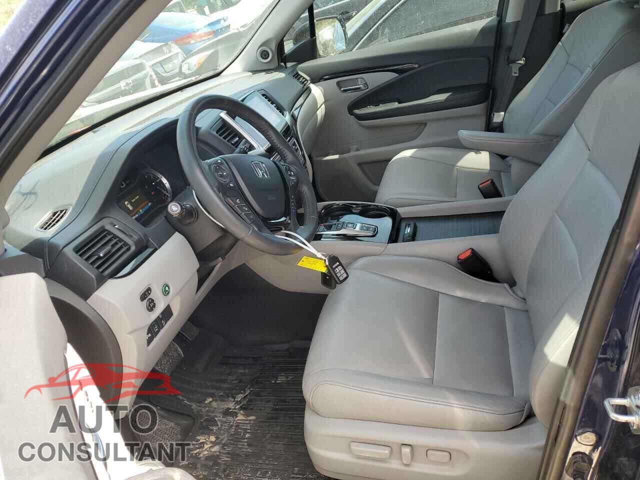 HONDA PILOT 2017 - 5FNYF6H99HB070908