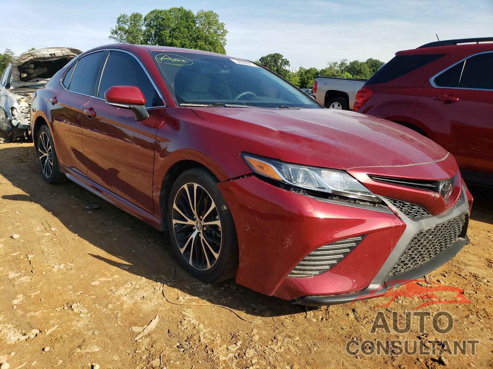 TOYOTA CAMRY 2018 - 4T1B11HK0JU591731