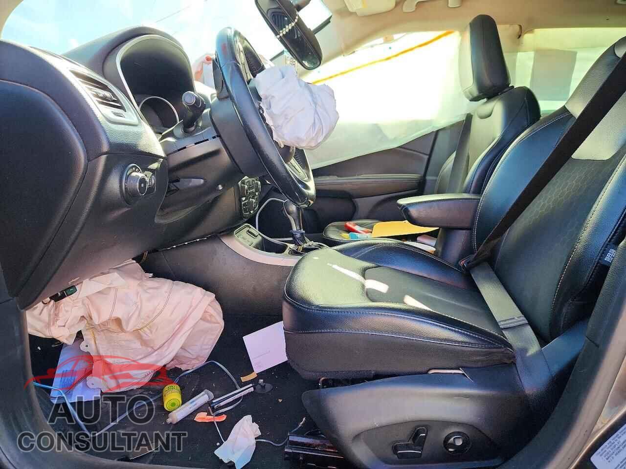 JEEP COMPASS 2017 - 3C4NJCBB9HT617253