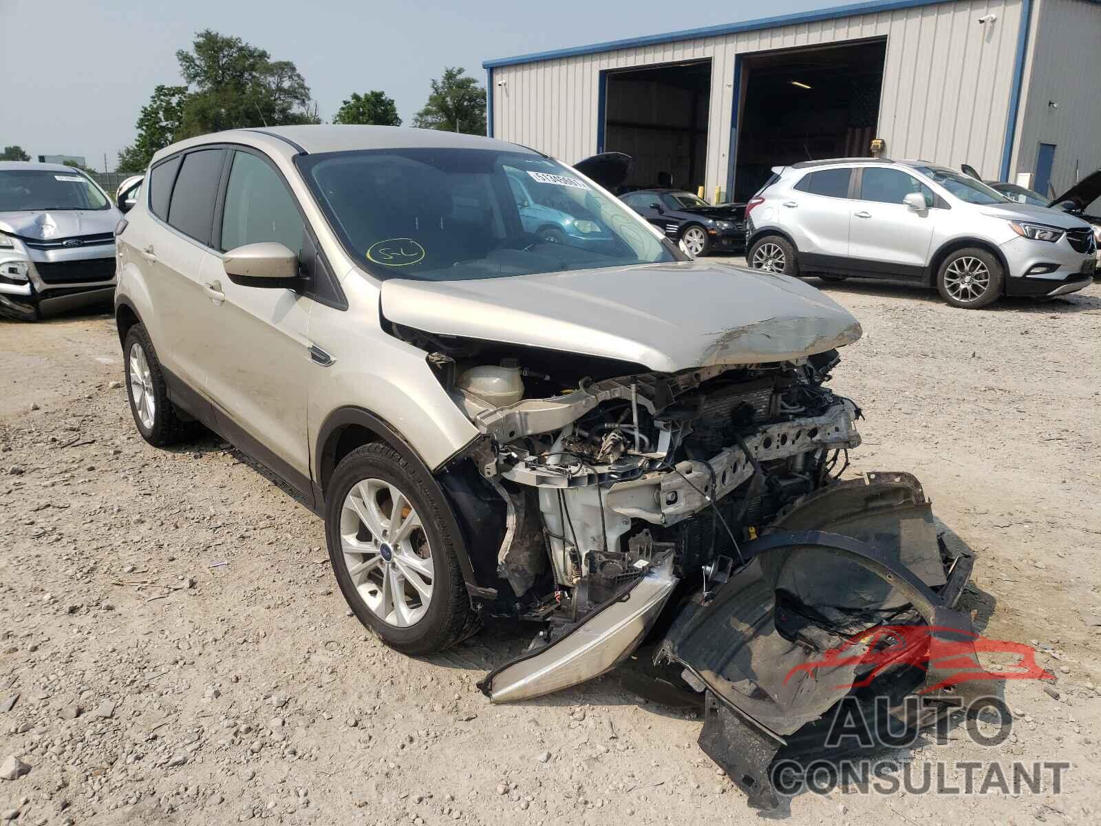 FORD ESCAPE 2017 - 1FMCU9GD4HUC59945