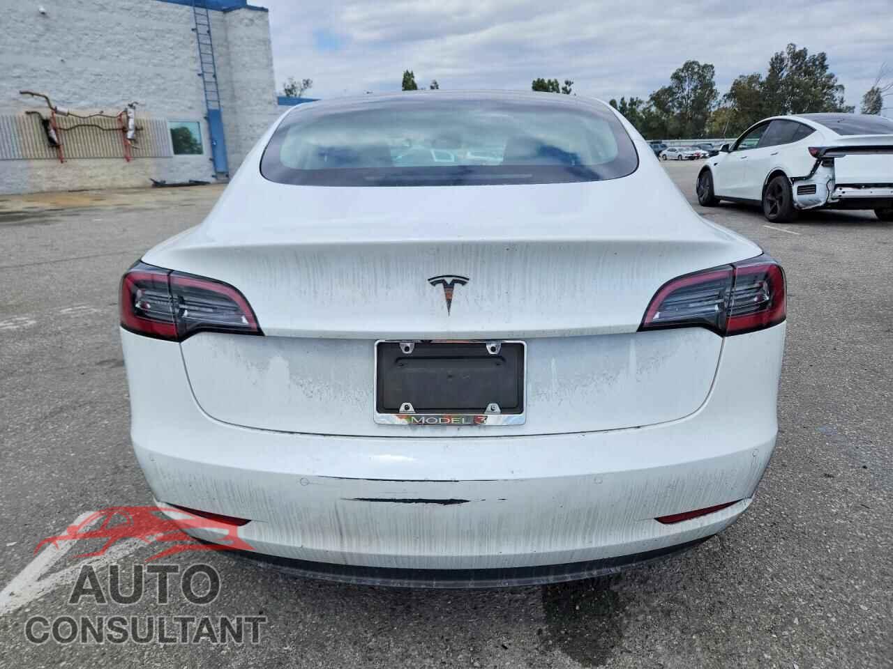 TESLA MODEL 3 2021 - 5YJ3E1EAXMF052099