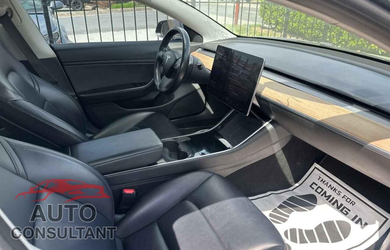 TESLA MODEL 3 2018 - 5YJ3E1EB0JF117496