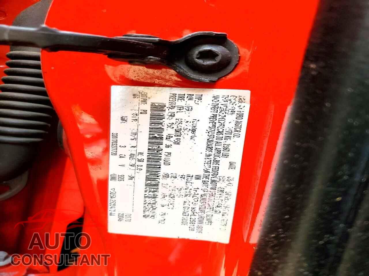 FORD FOCUS 2017 - 1FADP3L98HL258128