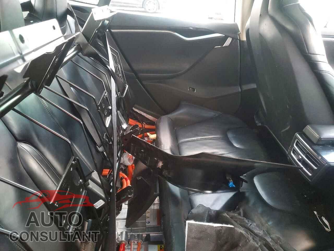 TESLA MODEL S 2015 - 5YJSA1S29FF090933