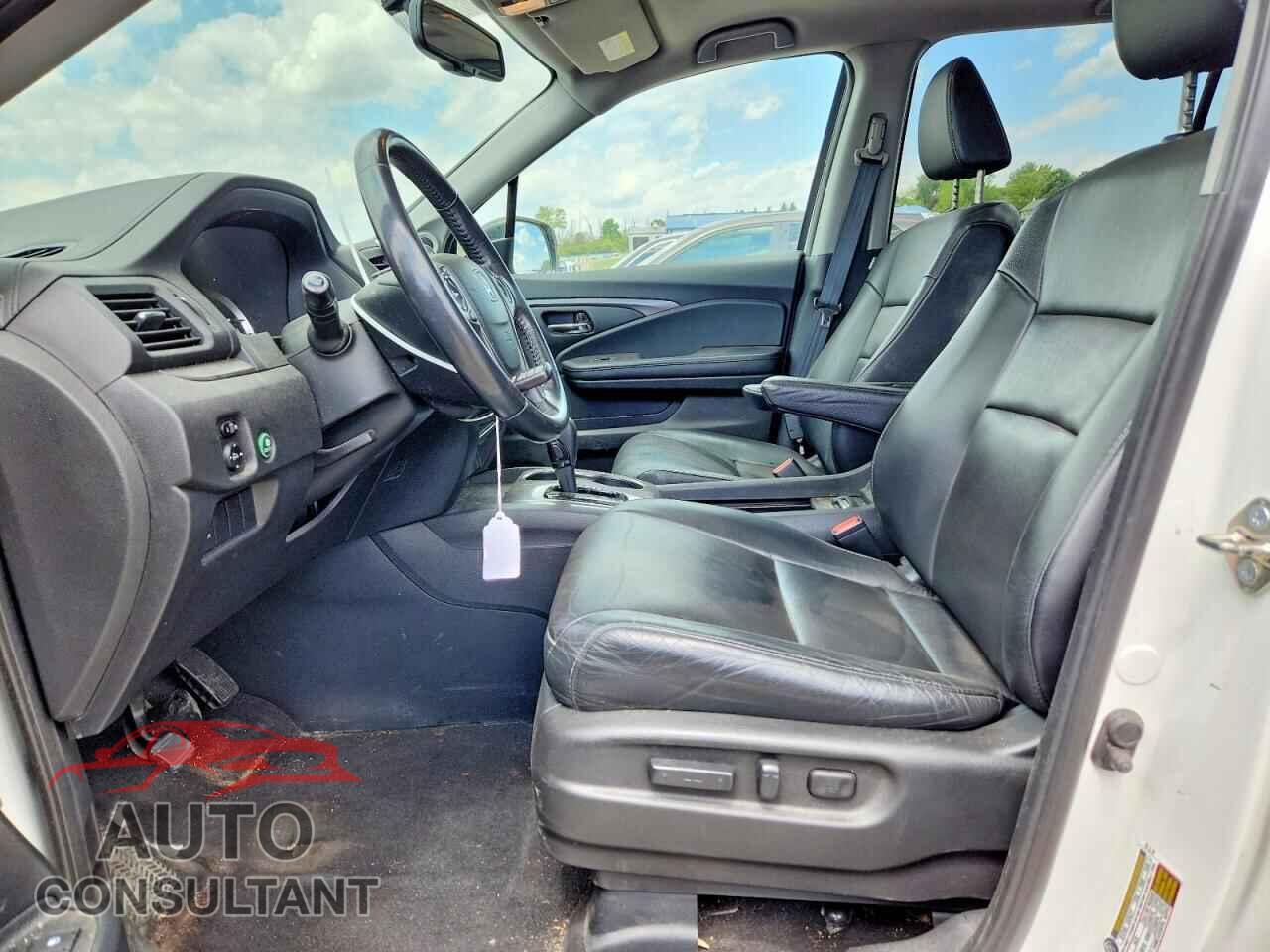 HONDA PILOT 2017 - 5FNYF6H50HB015809