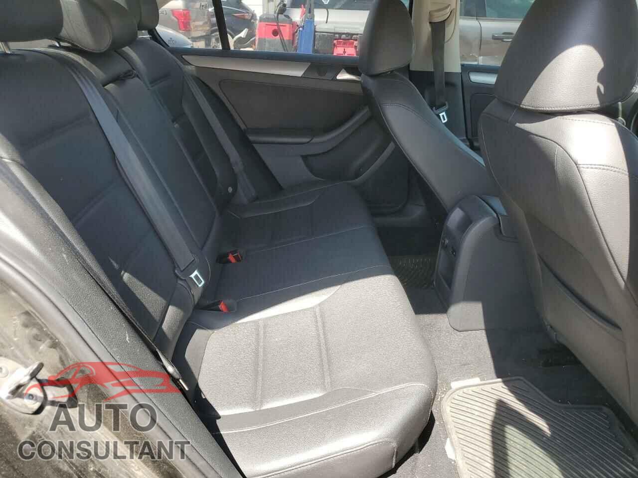 VOLKSWAGEN JETTA 2013 - 3VWLL7AJ2DM203752