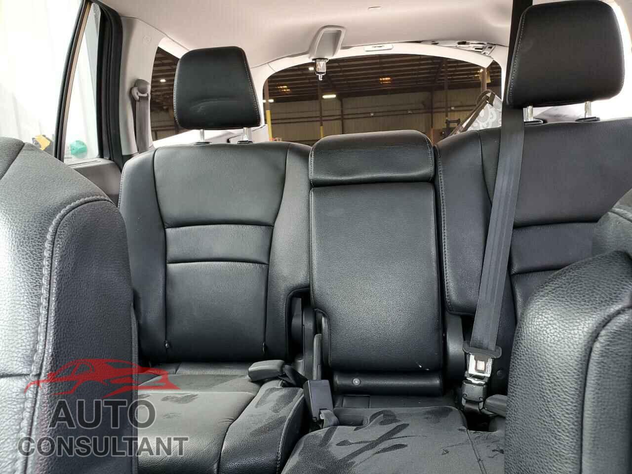 HONDA PILOT 2017 - 5FNYF5H86HB020758