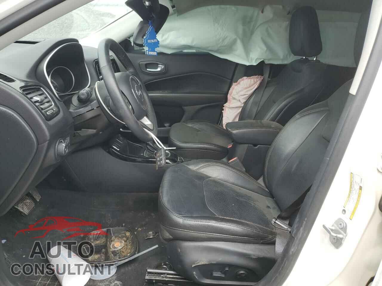 JEEP COMPASS 2018 - 3C4NJCCB8JT358064