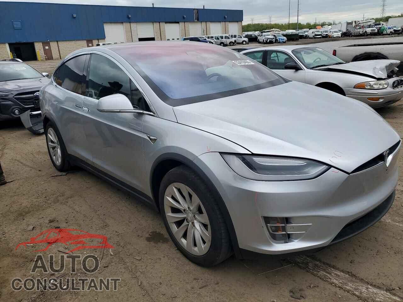 TESLA MODEL X 2017 - 5YJXCDE20HF061014
