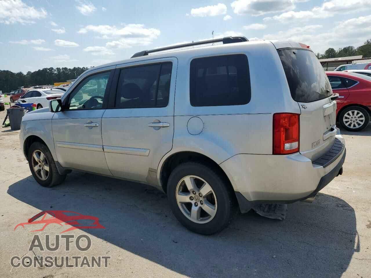 HONDA PILOT 2011 - 5FNYF3H49BB006300