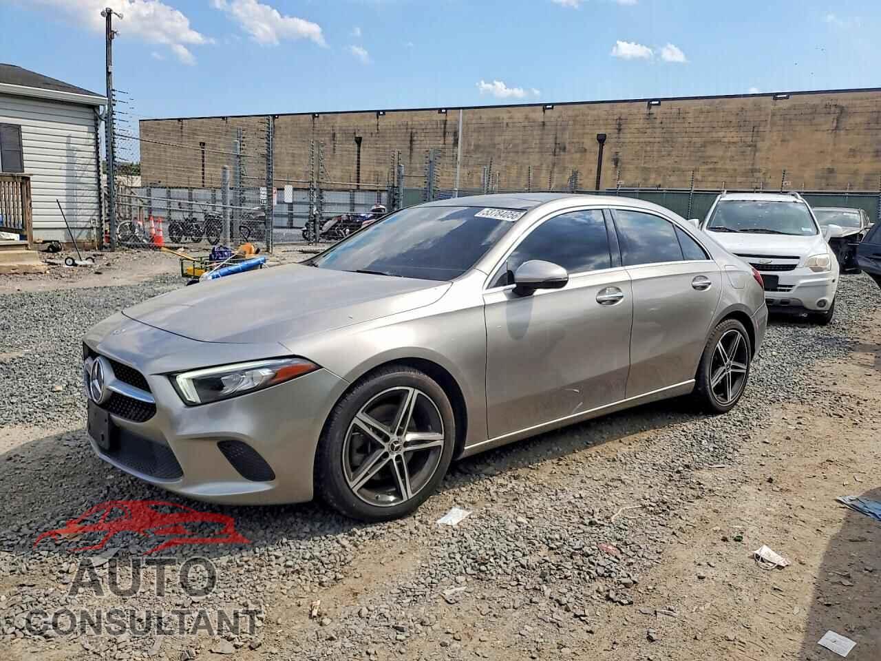 MERCEDES-BENZ A-CLASS 2019 - WDD3G4FB5KW002017