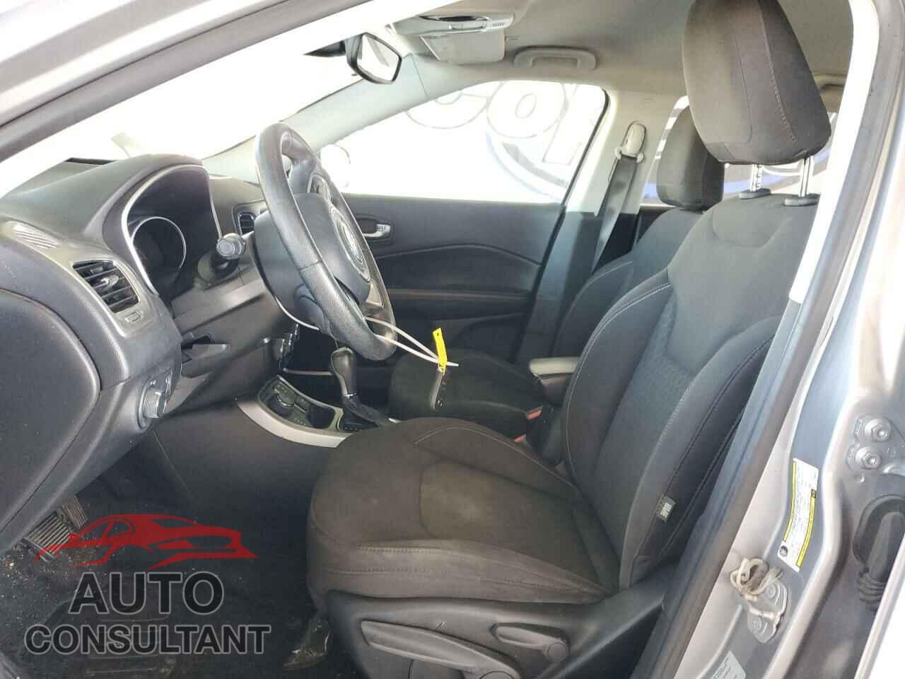 JEEP COMPASS 2018 - 3C4NJDAB9JT135332