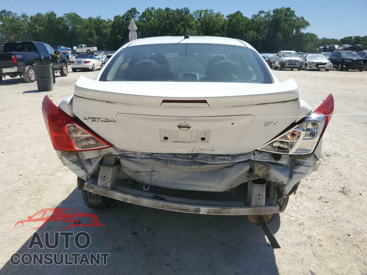 NISSAN VERSA 2017 - 3N1CN7AP1HL842916