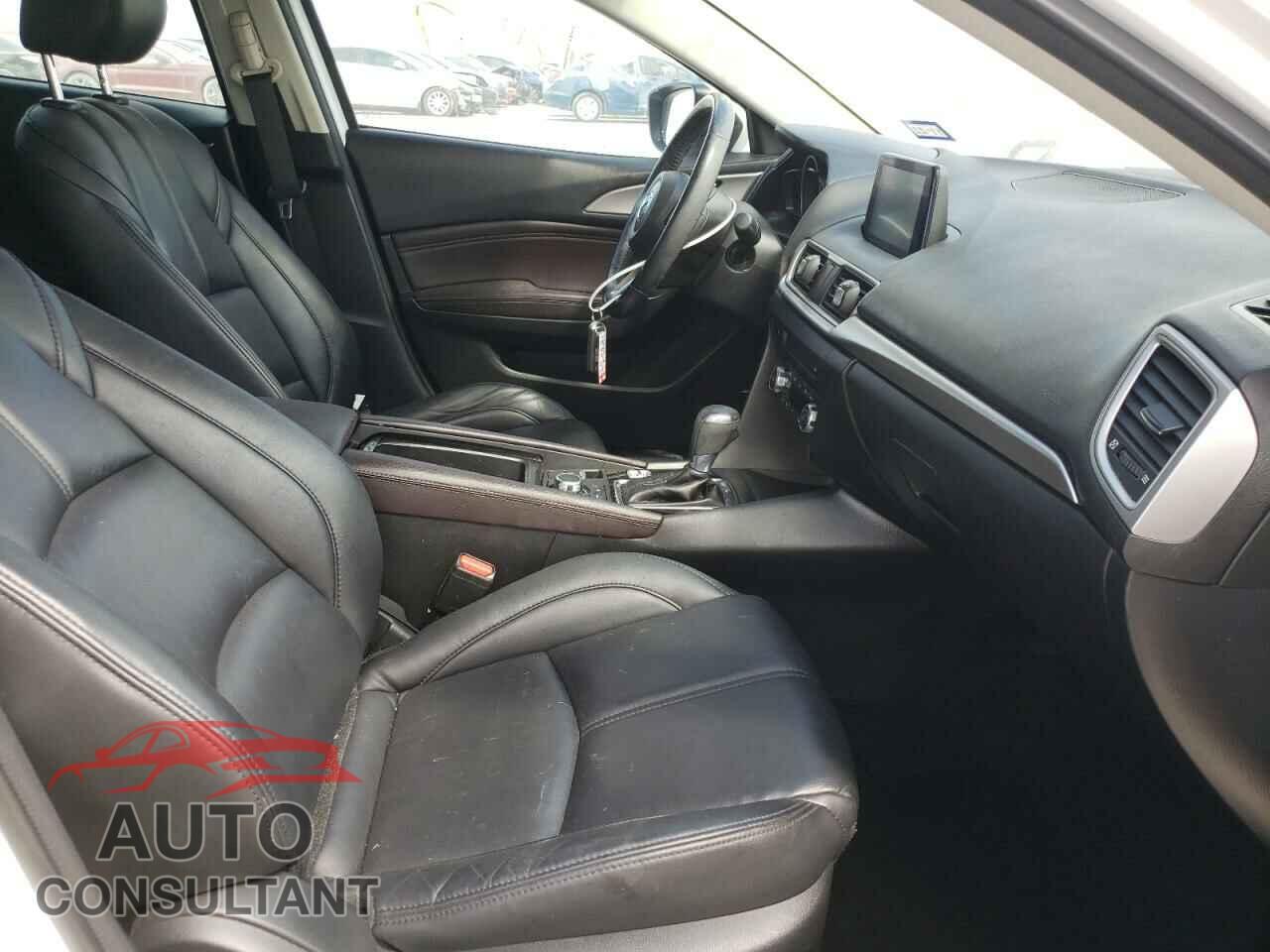 MAZDA 3 2018 - 3MZBN1L3XJM190763