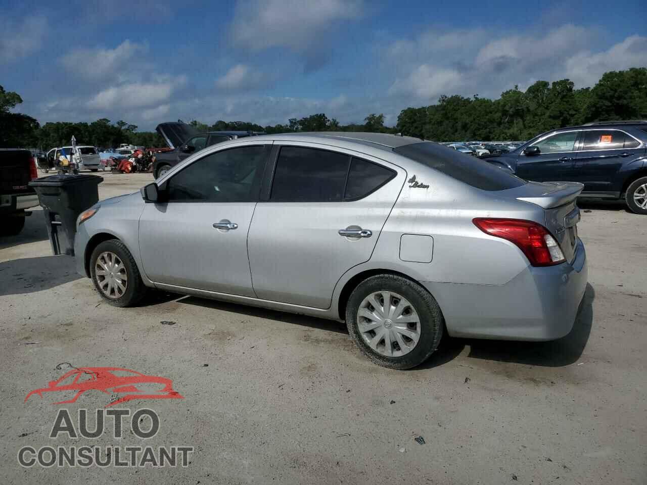 NISSAN VERSA 2017 - 3N1CN7AP3HL814938