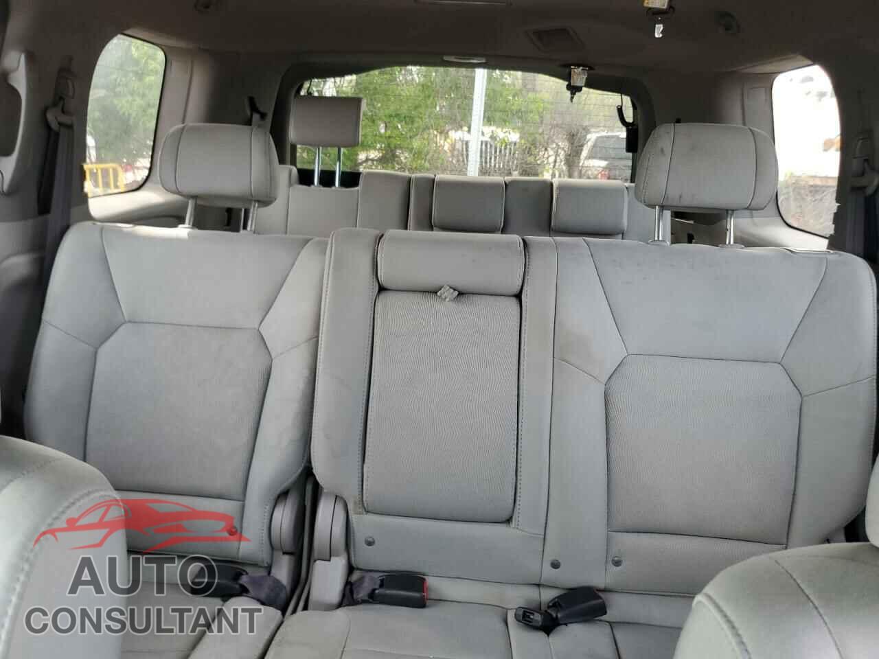 HONDA PILOT 2011 - 5FNYF3H22BB001342