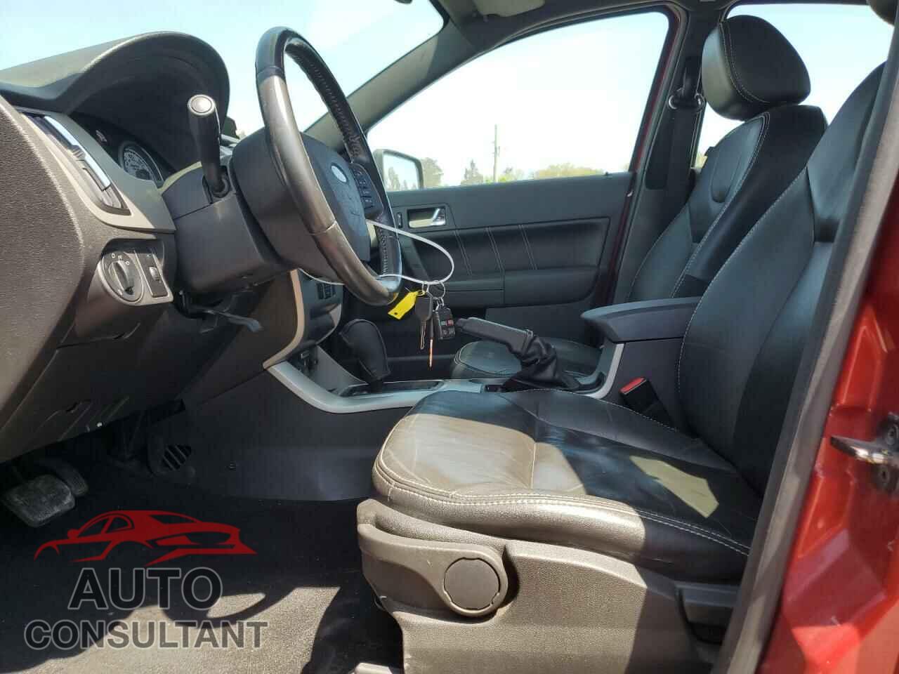 FORD FOCUS 2009 - 1FAHP36N39W145228