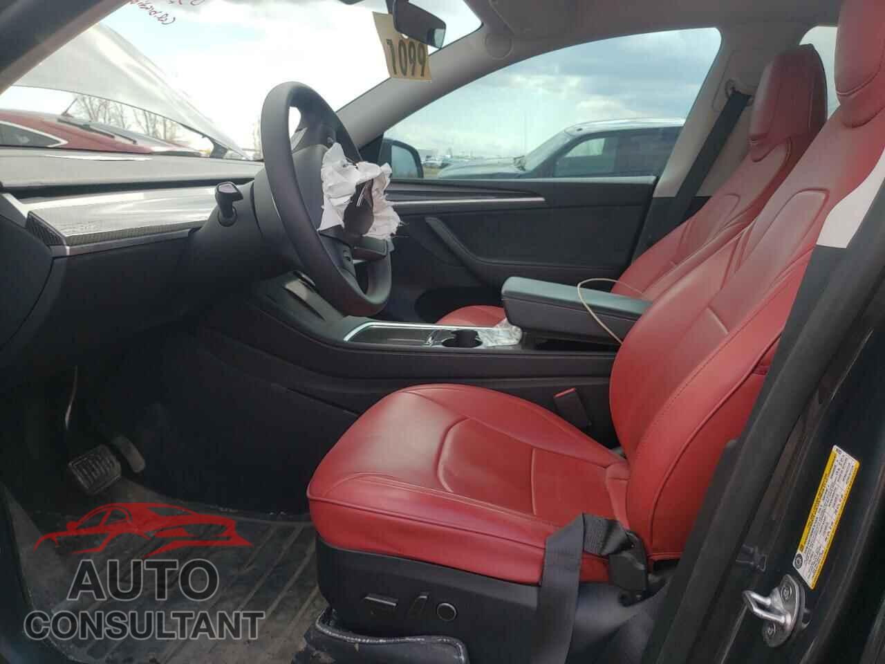 TESLA MODEL Y 2023 - LRWYGDFD3PC057833