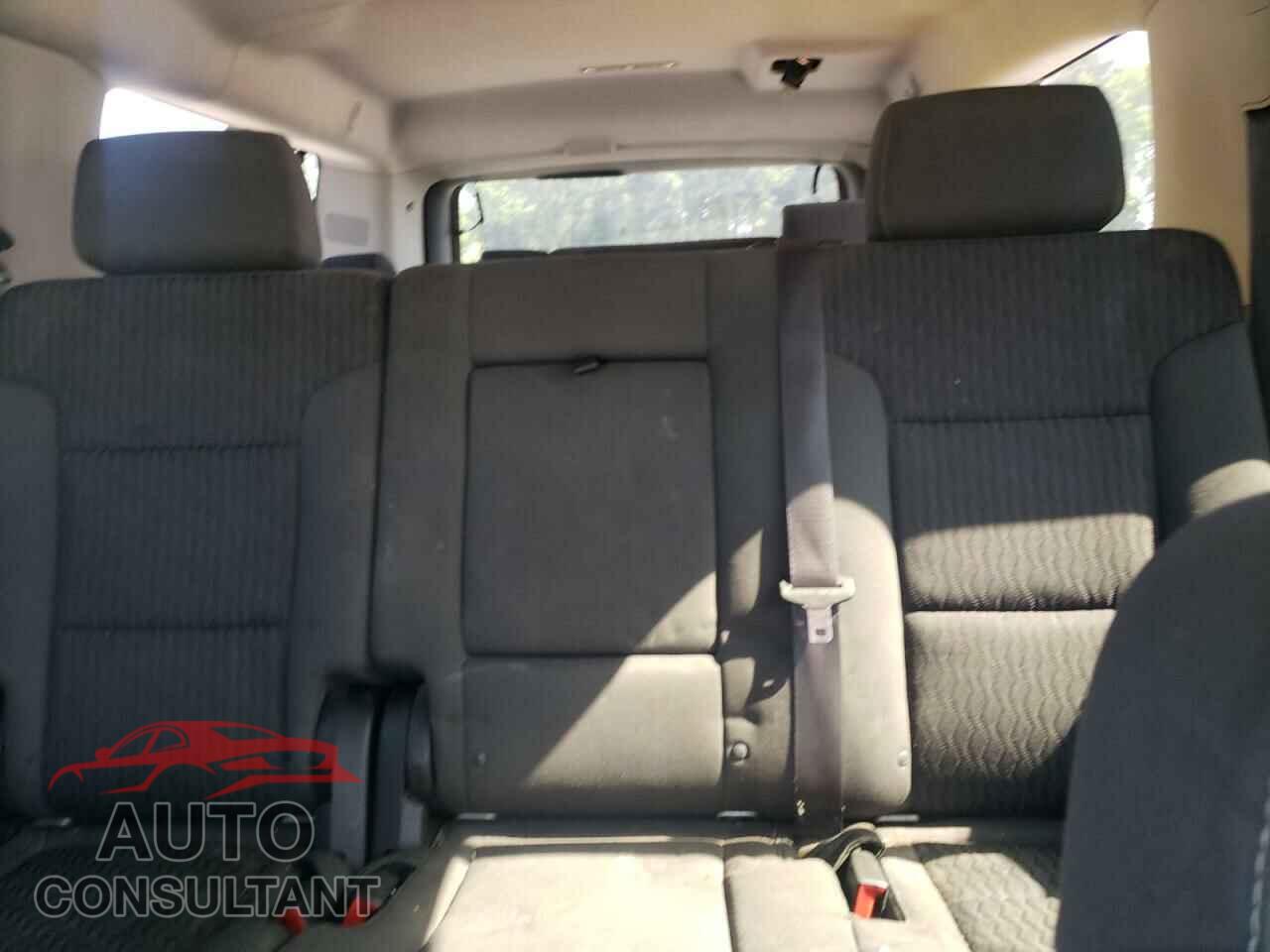 CHEVROLET SUBURBAN 2015 - 1GNSCHEC2FR682392