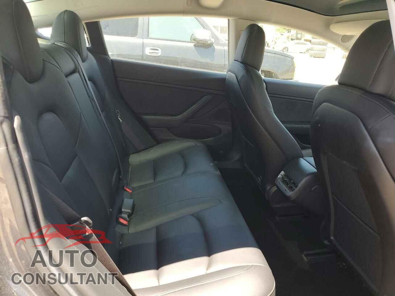 TESLA MODEL 3 2018 - 5YJ3E1EB2JF087045