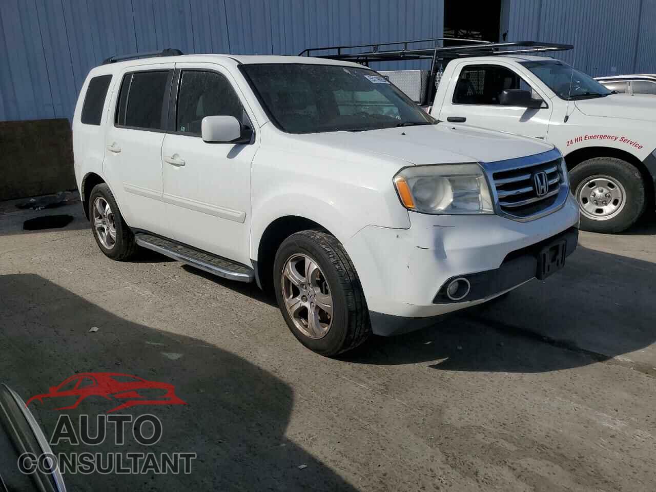 HONDA PILOT 2015 - 5FNYF4H64FB005682
