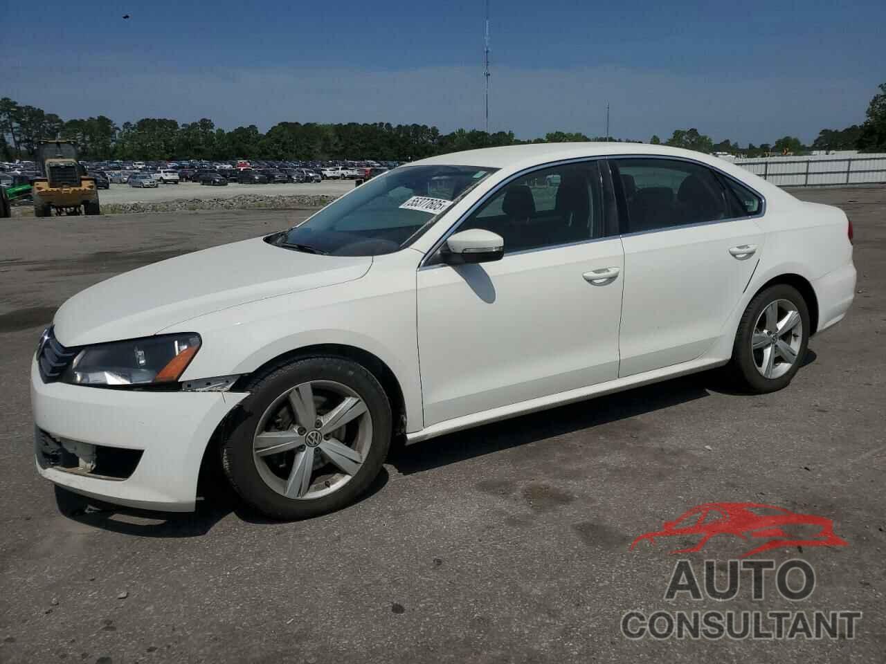VOLKSWAGEN PASSAT 2013 - 1VWBP7A34DC044607
