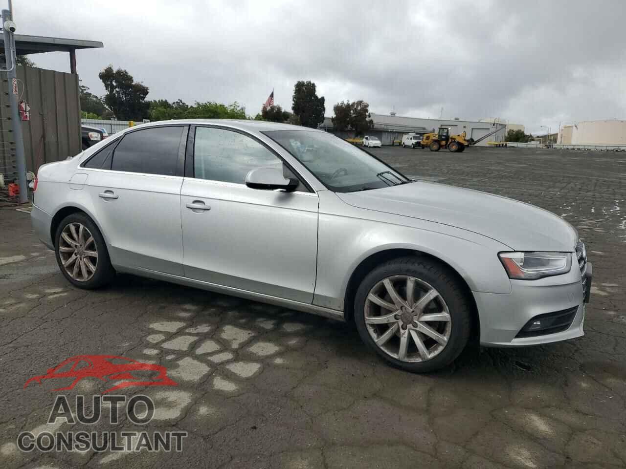 AUDI A4 2013 - WAUFFAFL9DN035559