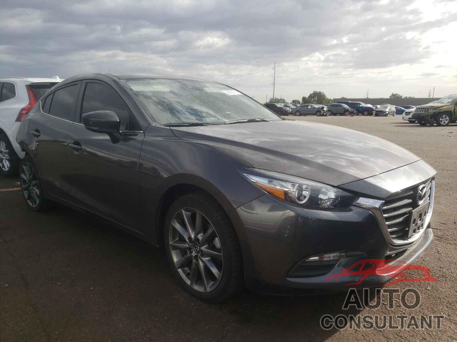 MAZDA 3 2018 - 3MZBN1V38JM243750