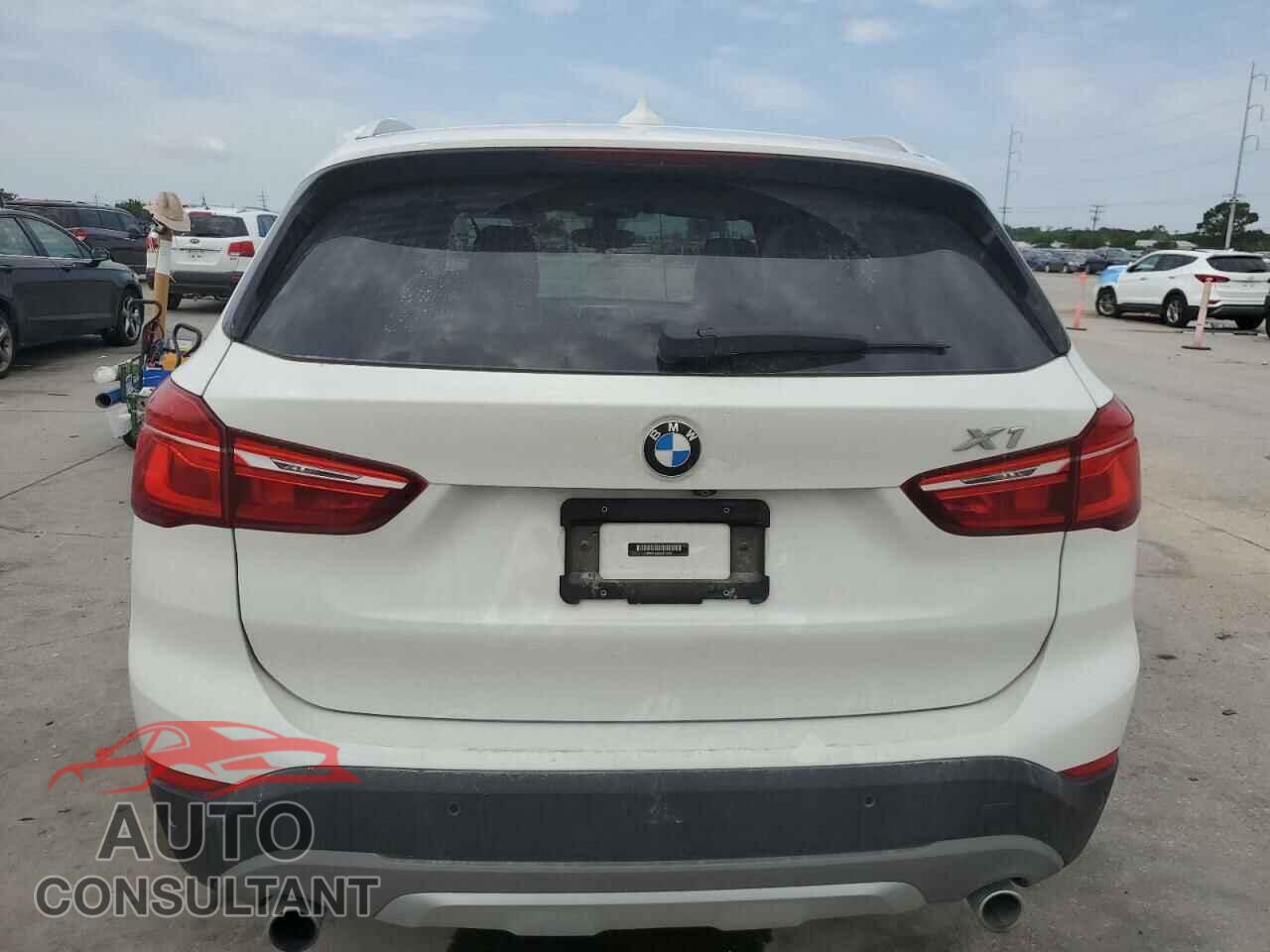 BMW X1 2017 - WBXHT3C32H5F72385