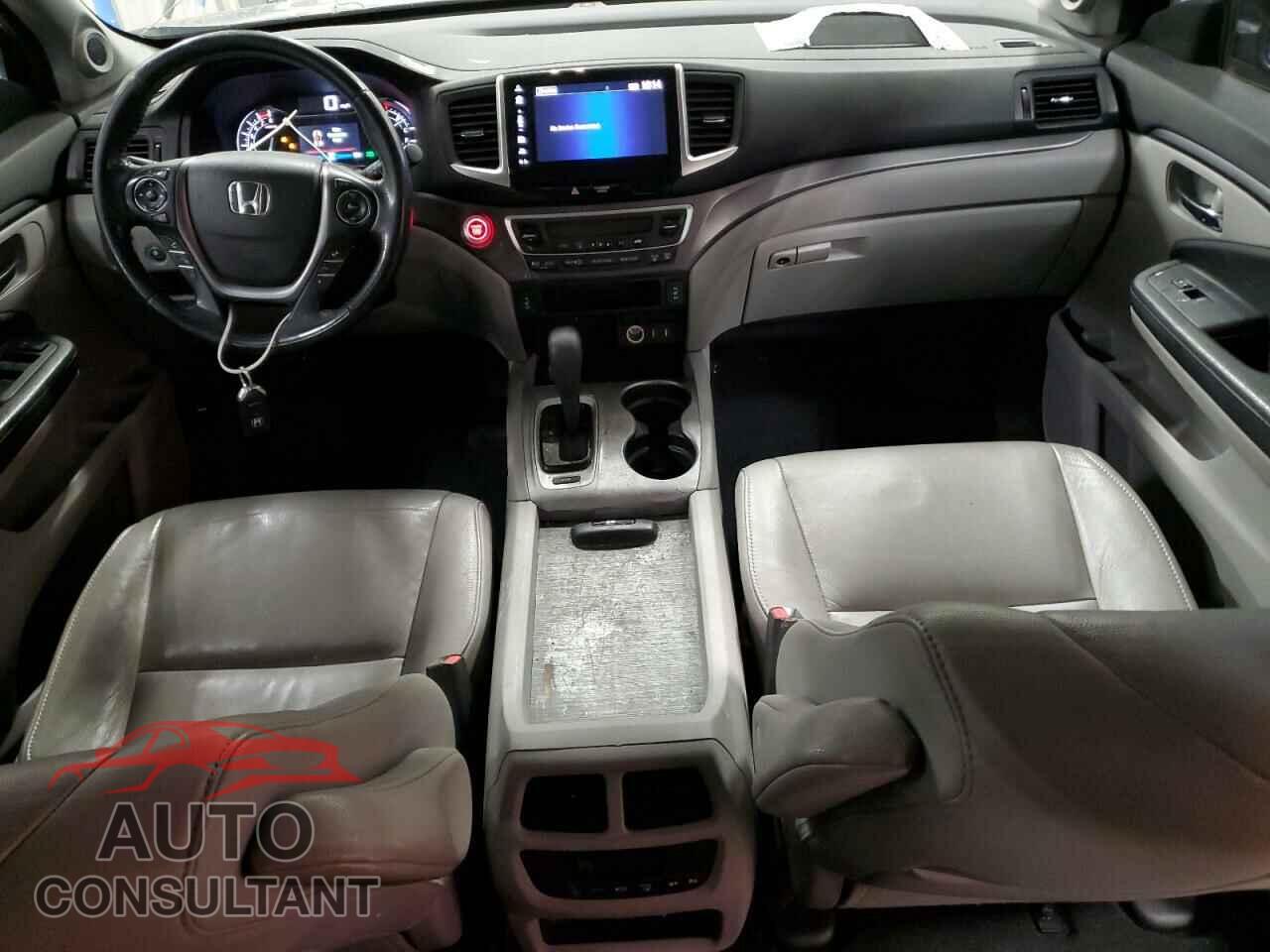 HONDA PILOT 2017 - 5FNYF5H5XHB004567