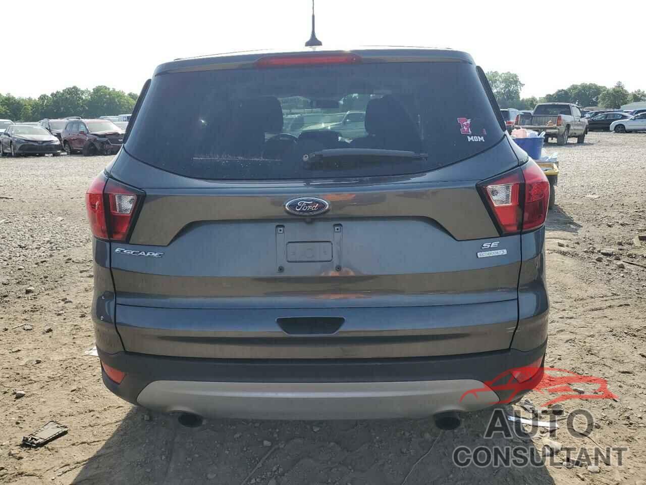 FORD ESCAPE 2019 - 1FMCU0GD3KUB99417