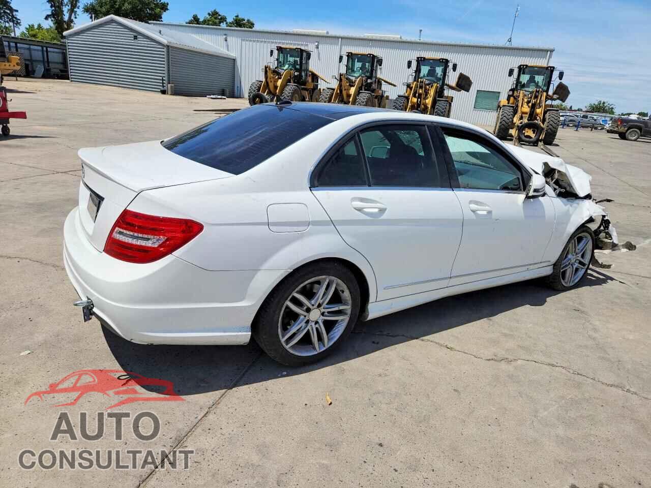 MERCEDES-BENZ C-CLASS 2014 - WDDGF4HB0ER320390