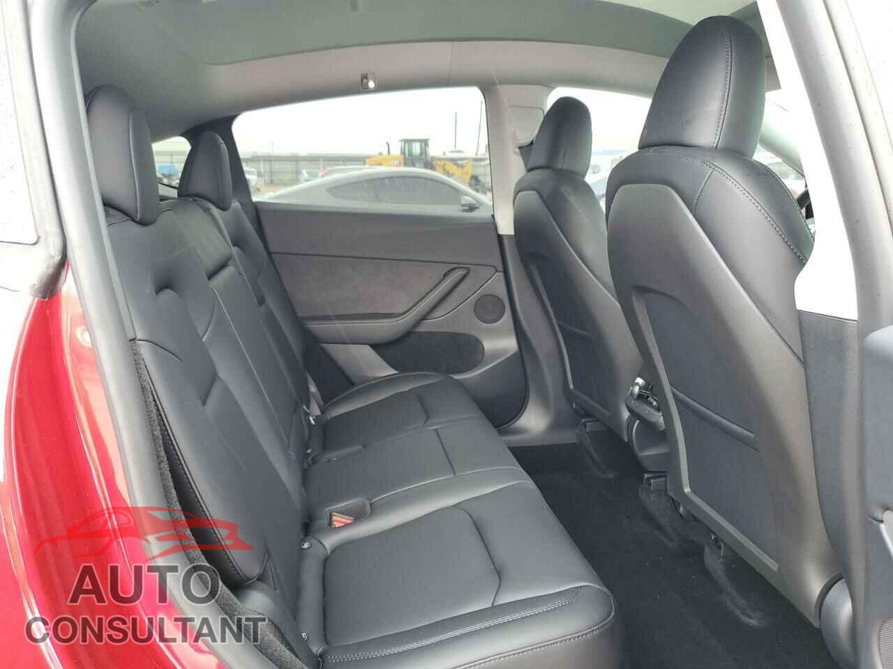 TESLA MODEL Y 2024 - 7SAYGDED7RF045567
