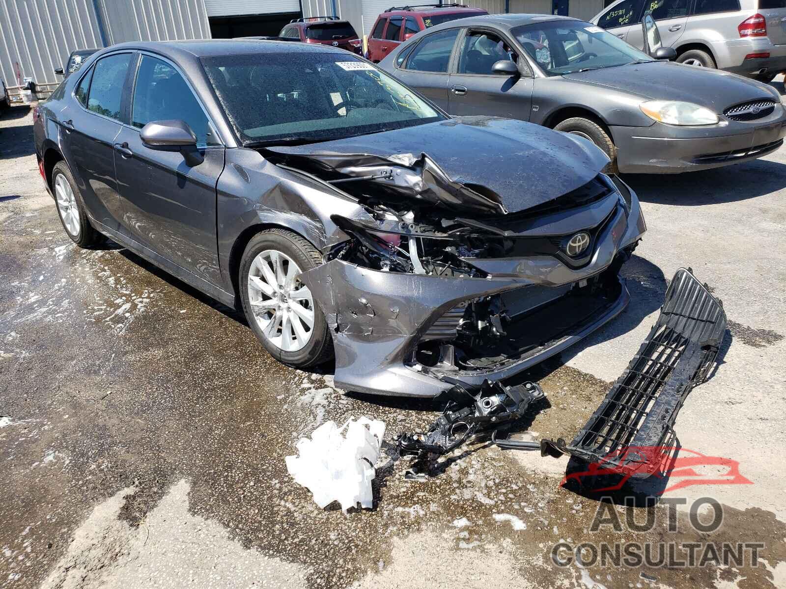 TOYOTA CAMRY 2018 - 4T1B11HK3JU100889