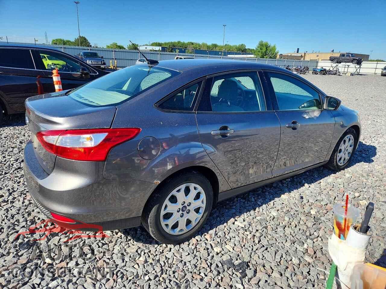 FORD FOCUS 2012 - 1FAHP3F28CL131579